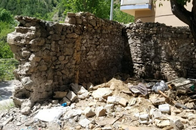 Yıkıntılar Arasında Bir Tarih Çıktı