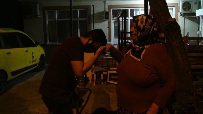 Babaanne İle Askerden Dönen Torun Karantina Sonrası Kavuştu