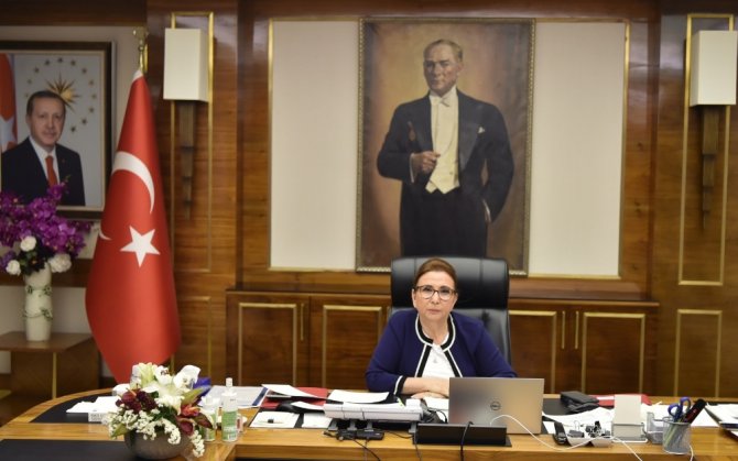Ticaret Bakanı Pekcan, Çin Ticaret Bakanı İle Görüştü