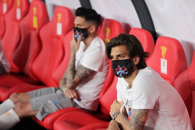 Süper Lig: Göztepe: 0 - Trabzonspor: 1 (İlk Yarı)