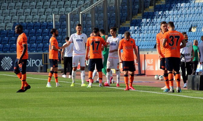 Süper Lig: Medipol Başakşehir: 0 - Aytemiz Alanyaspor: 0 (Maç Devam Ediyor)