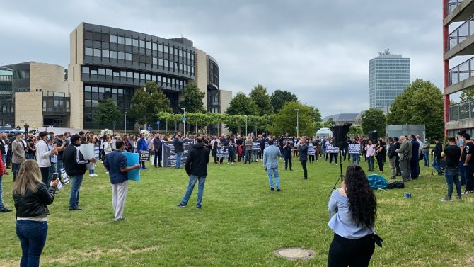 Almanya’da Davullu Zurnalı Protesto