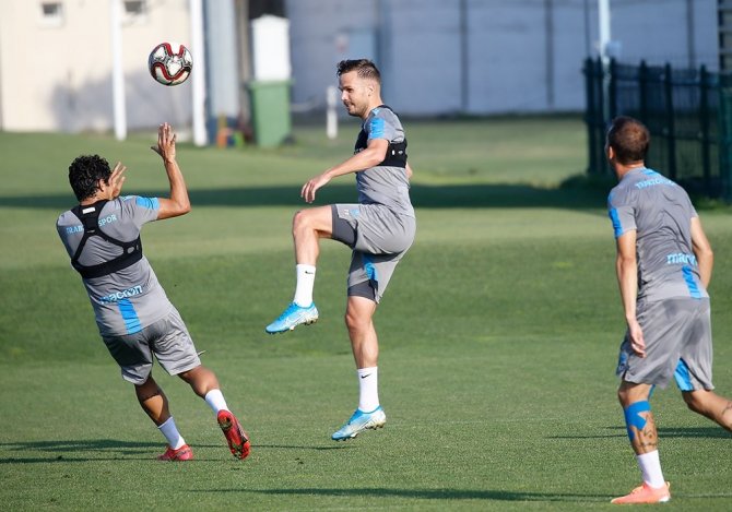 Trabzonspor’u, Taraftarlar İstanbul’a Uğurladı