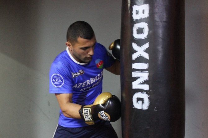 Azerbaycanlı Sporcu Aykhan Mammadov Korona Sonrası Giresun’da Boks Çalışmalarına Tekrar Başladı