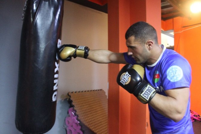 Azerbaycanlı Sporcu Aykhan Mammadov Korona Sonrası Giresun’da Boks Çalışmalarına Tekrar Başladı
