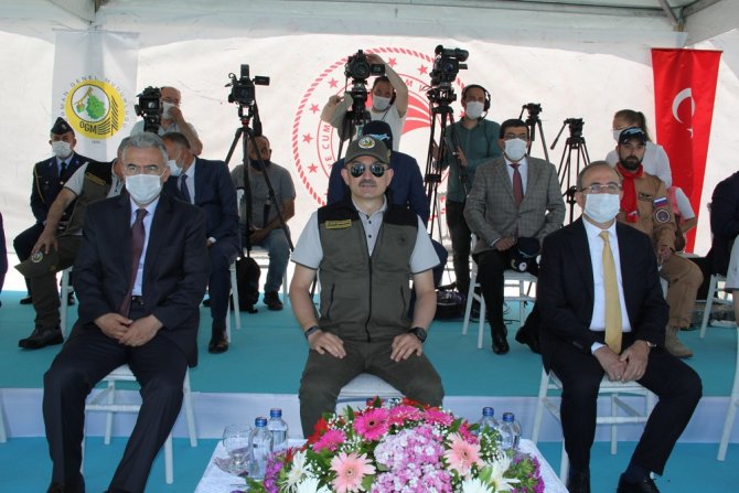 Bakan Pakdemirli: “İha İle 3.5 Milyon Hektarlık Orman Alanını Gözetliyoruz”