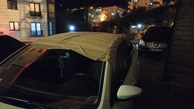 Artvin’de Gök Gürültülü Gece! Yağmur Ve Dolu Etkili Oldu