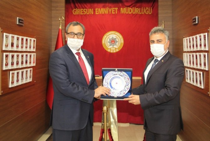 Vali Sarıfakıoğulları, İl Emniyet Müdürülüğüne Veda Ziyaretinde Bulundu