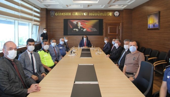 Vali Sarıfakıoğulları, İl Emniyet Müdürülüğüne Veda Ziyaretinde Bulundu