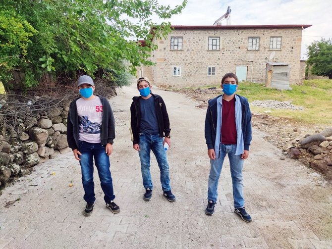 Tunceli’de, Üçüzlerin Sınav Heyecanı