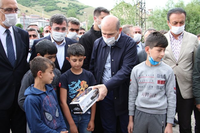 Bakan Soylu Açıkladı, Bingöl’de Evleri Yıkılana Çelik Konstrüksiyonlu Ev Yapılacak