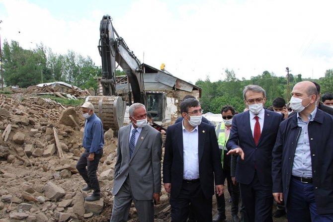 Bakan Soylu Açıkladı, Bingöl’de Evleri Yıkılana Çelik Konstrüksiyonlu Ev Yapılacak