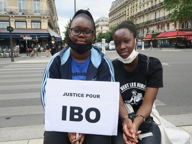 Paris’te Artan Irkçılık Ve Polis Şiddeti Protesto Edildi