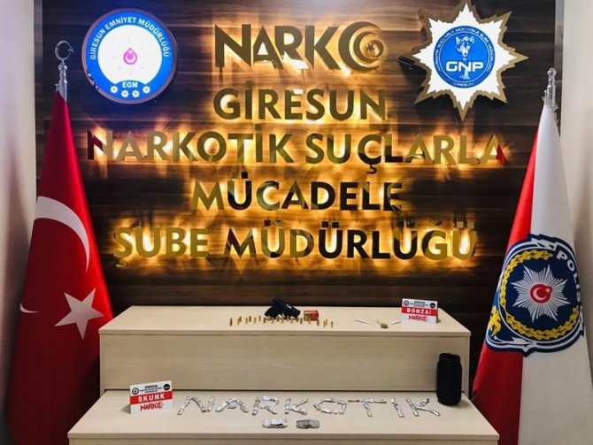 Giresun’da Silah Kaçakçılarına Ve Uyuşturucu Tacirlerine Operasyon