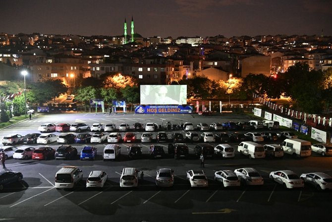 Bahçelievler’de Açık Havada Sinema Keyfi