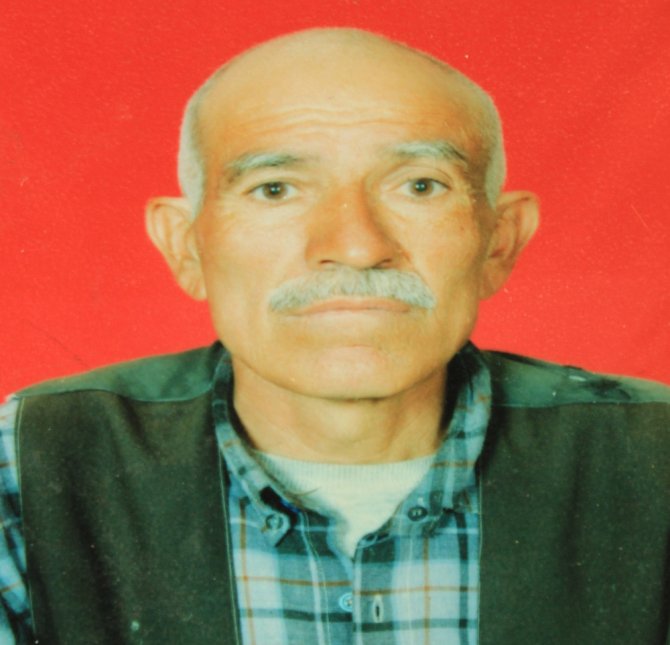 Güllü Nine, Kayıp Kocasını Maniler Söyleyerek Bekliyor