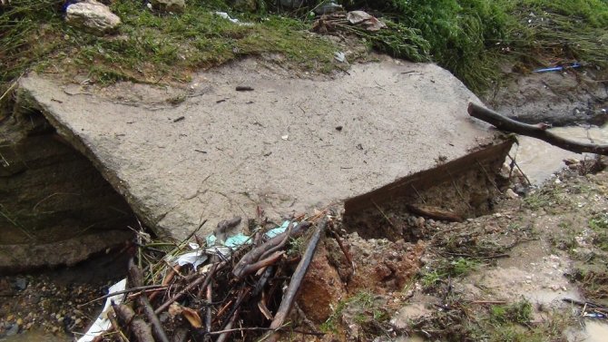 Yağmur Hayatı Felç Etti; Dereler Taştı, Köprüler Yıkıldı, Ağaçlar Devrildi