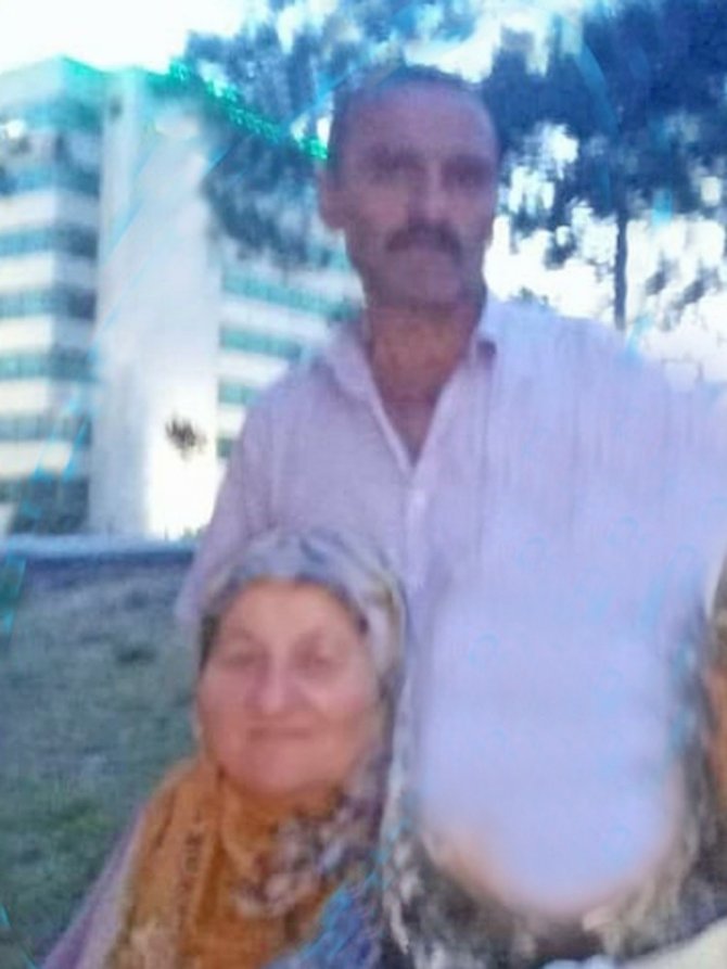 35 Yıllık Eşini Bıçaklayarak Öldürdükten Sonra İntihar Eden Şahıs Ve Karısı Toprağa Verildi