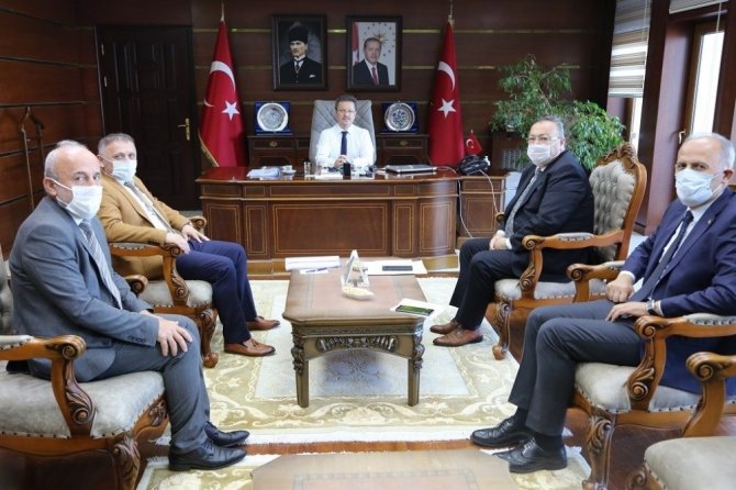 Vali Ünlü: ‘Vatandaşın Sorunlarına Çözüm Odaklı Yaklaşmalıyız’