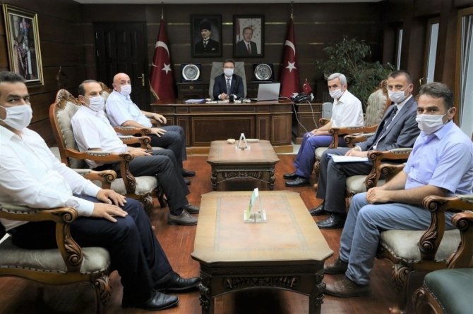 Vali Ünlü: ‘Vatandaşın Sorunlarına Çözüm Odaklı Yaklaşmalıyız’