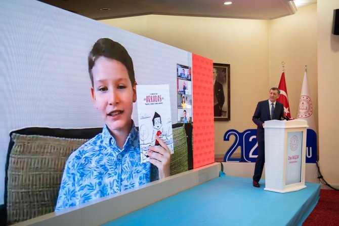 Bakan Selçuk, İlkokul Düzeyinde Hazırlanan "Arkadaş" Adlı Yaz Tatili Kitabını Tanıttı