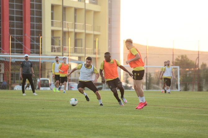 Yeni Malatyaspor’da Fenerbahçe Mesaisi Sürüyor