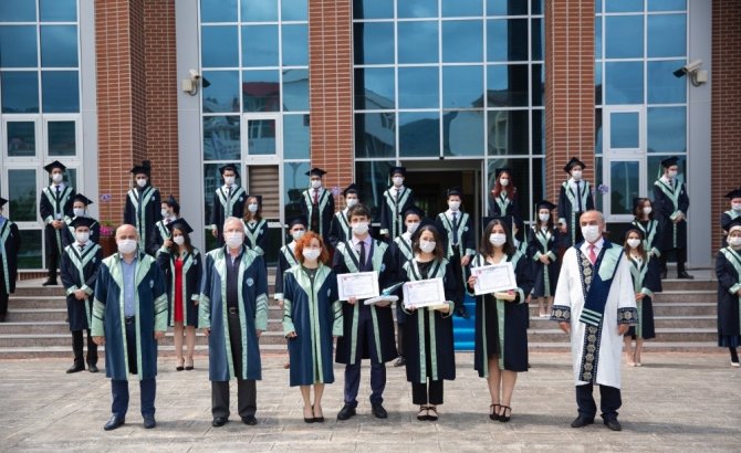 Giresun’da Tıp Fakültesinde Sembolik Mezuniyet