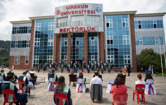 Giresun’da Tıp Fakültesinde Sembolik Mezuniyet