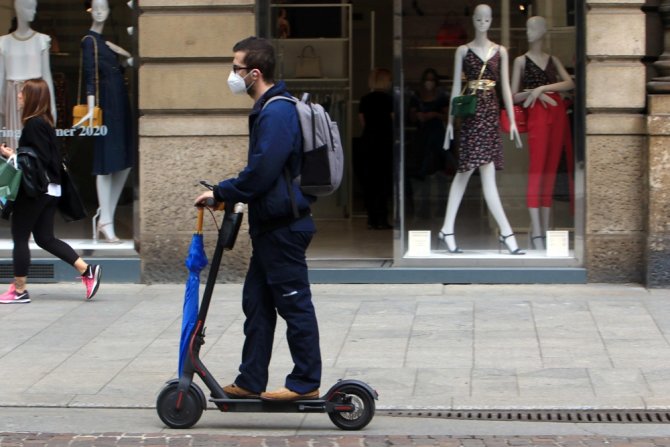 İtalya’da Covid-19’a Karşı ’Elektrikli Scooter’ Devrimi