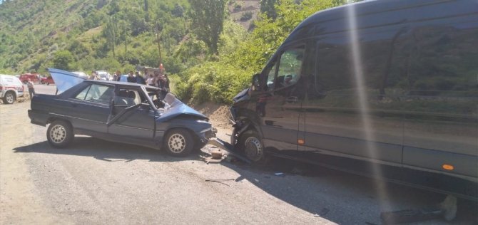 Artvin’de Trafik Kazası: 5 Yaralı