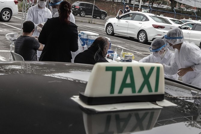 Sao Paulo’da Taksi Şoförleri Hızlı Test Kitleriyle Kontrol Ediliyor