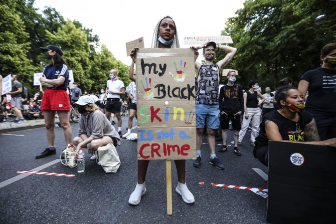 Berlin’de “Black Lives Matter” Mitingi