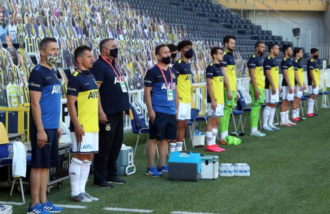 Süper Lig: Fenerbahçe: 0 - Yeni Malatyaspor: 0 (İlk Yarı)