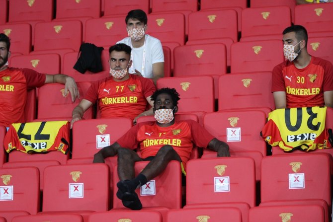 Süper Lig: Göztepe: 1 - Aytemiz Alanyaspor: 2 (İlk Yarı)