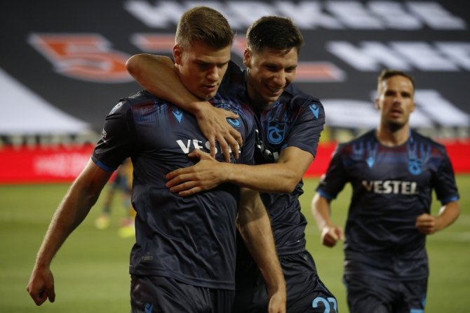 Süper Lig: Trabzonspor: 1 - Mke Ankaragücü: 0 (İlk Yarı)