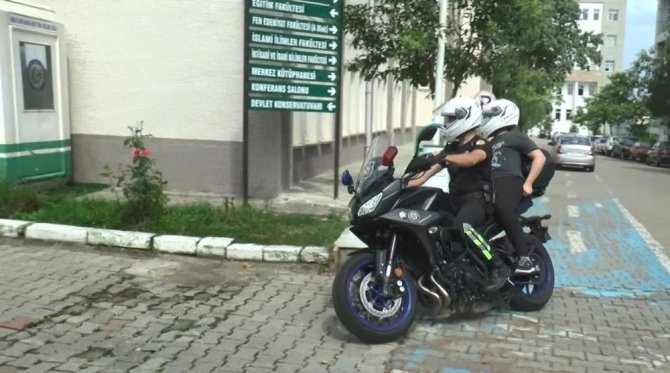 Giresun’da Yks Öncesi Kimliğini Evde Unutan Öğrencinin İmdadına Motorize Polis Ekipleri Yetişti