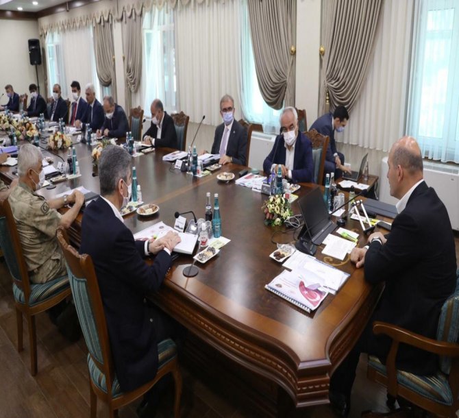 Bakan Soylu Diyarbakır’da Güvenlik Toplantısına Katıldı