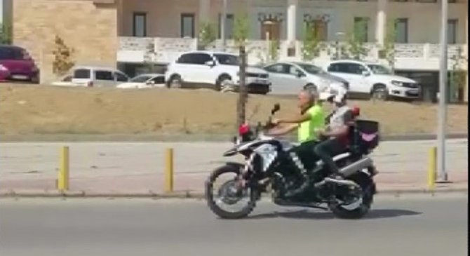 Sınava 1 Dakika Kala Polis Ekipleri Sayesinde Sınava Yetişti