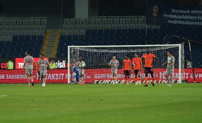 Süper Lig: Medipol Başakşehir: 1 - Galatasaray: 1 (Maç Sonucu)
