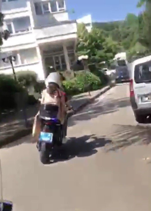Okul Önünde Kimliğini Kaybetti, Yunus Ekipleri Devreye Girdi