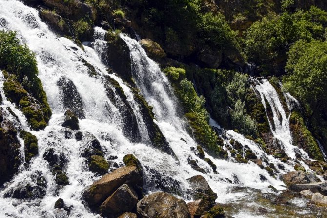 40 Gözeli Şelale Huzur Veriyor