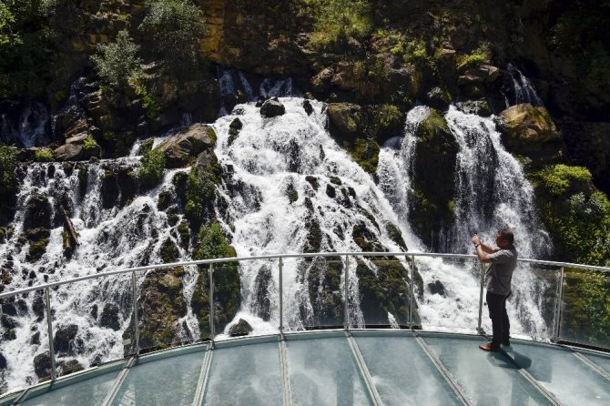 40 Gözeli Şelale Huzur Veriyor