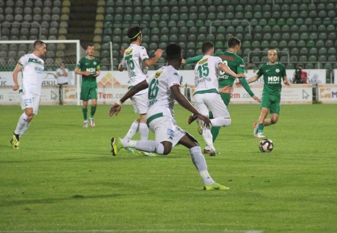 Tff 1. Lig: Giresunspor:0- Bursaspor: 0 (İlkyarı Sonucu)