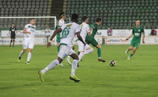 Tff 1. Lig: Giresunspor:0- Bursaspor: 0 (İlkyarı Sonucu)