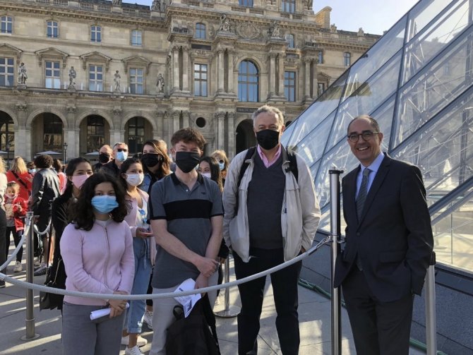 Louvre Müzesi Yeniden Ziyarete Açıldı