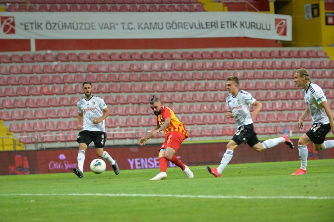 Süper Lig: Kayserispor: 3 - Beşiktaş: 1 (Maç Sonucu)