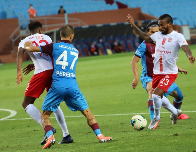 Süper Lig: Trabzonspor: 2 - Antalyaspor: 2 (Maç Sonucu)