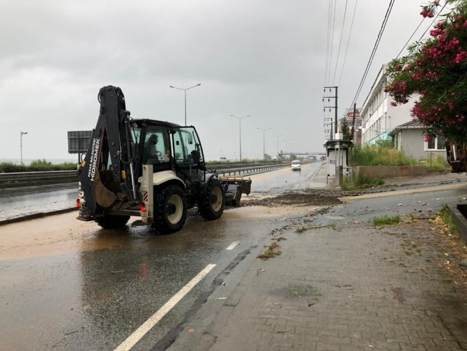 Rize’de Şiddetli Yağış Hayatı Olumsuz Etkiliyor