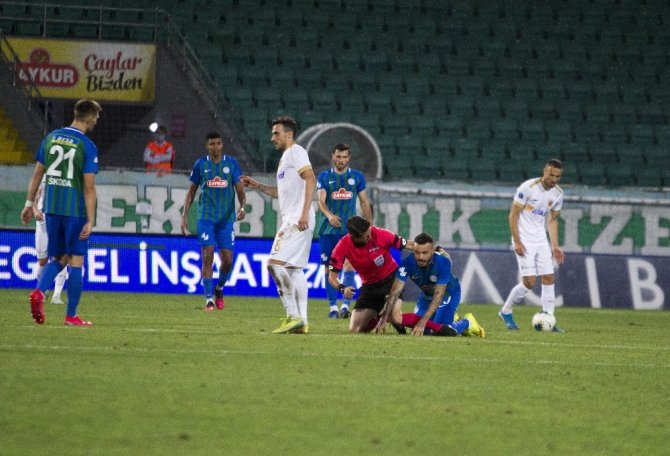 Süper Lig: Çaykur Rizespor: 3 - Hes Kablo Kayserispor: 2 (Maç Sonucu)