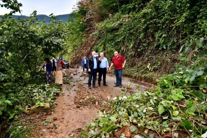 Trabzon’da Heyelan Nedeniyle Kapanan Mahalle Yolları Ulaşıma Açıldı